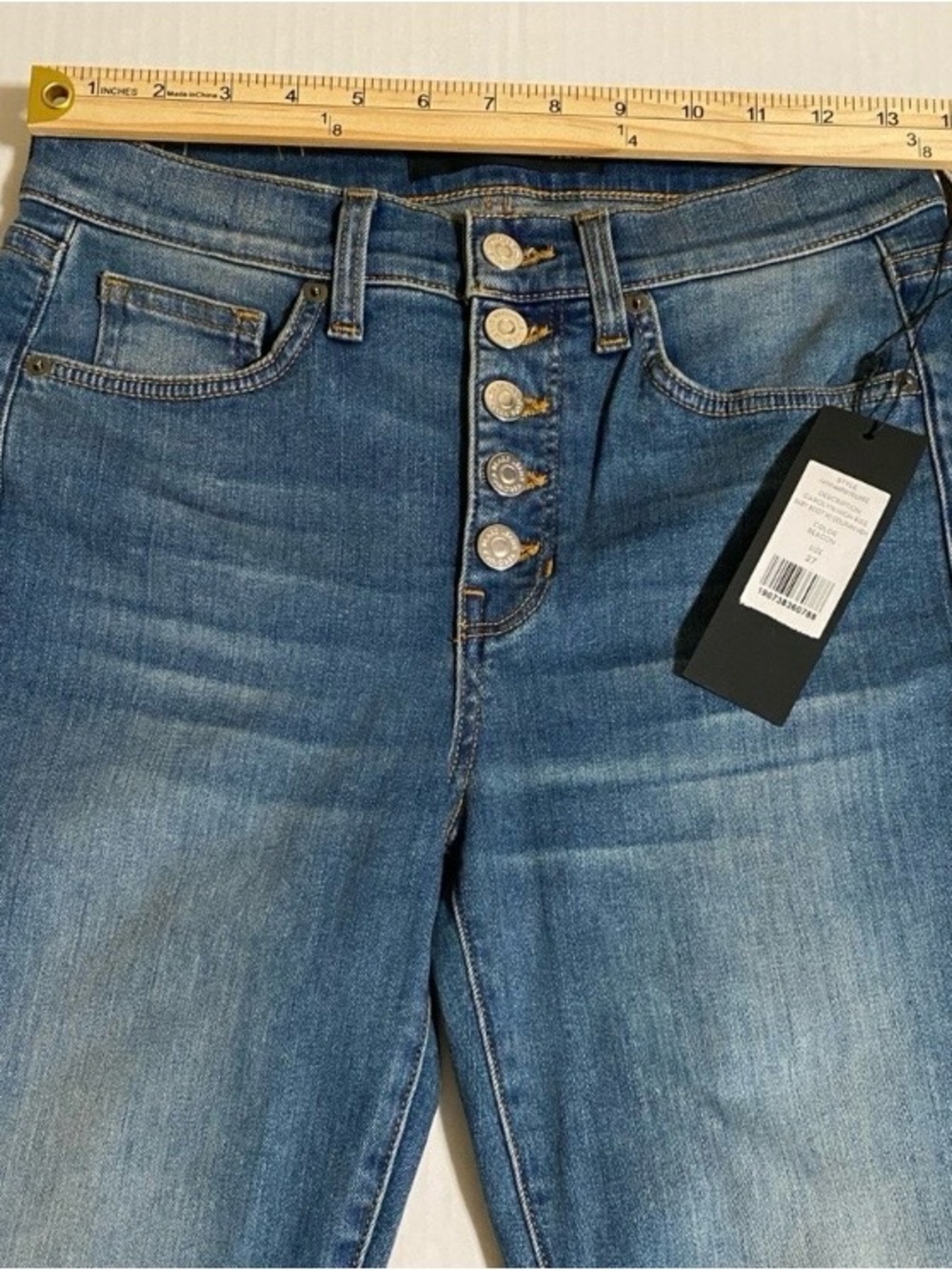 Veronica Beard Carolyn High Rise Dolphin Jeans
Hem 27 - Picture 11 of 14